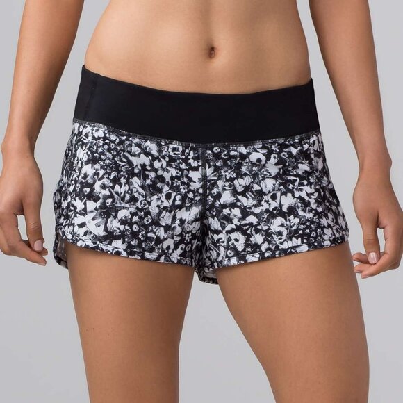 Lululemon Women's Speed Short 4-way Stretch 2.5" - Black/White Floral - Picture 1 of 10